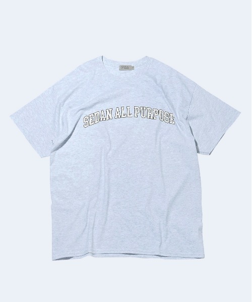 And A(アンドエー)の「SEDAN ALL-PURPOSE セダンオールパーパス / Arch Logo S/S Tee オーバーサイズ アーチロゴプリントTシャツ / SD23S-CT09(Tシャツ/カットソー・メンズ・アッシュグレー/ホワイト・LARGE/X-LARGE)」の5枚目の写真
