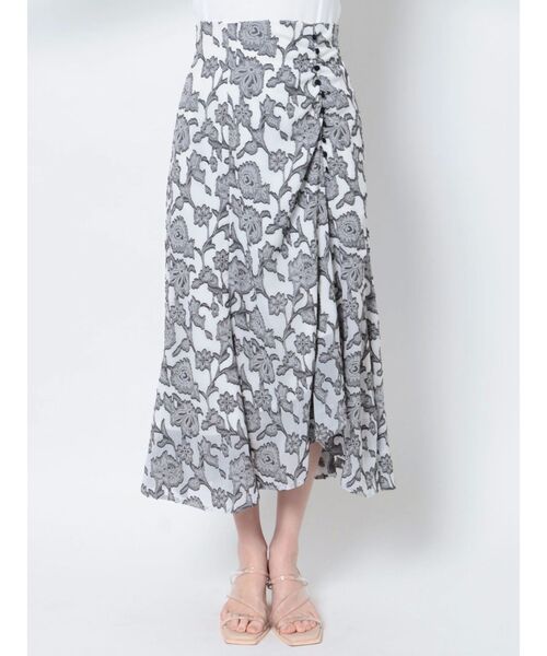 LAGUNAMOON（ラグナムーン）の「アシンメトリージャガードフレアスカート（スカート・レディース・ブラック/アイボリー・SMALL/MEDIUM）」の6枚目の写真