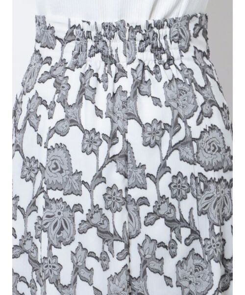 LAGUNAMOON（ラグナムーン）の「アシンメトリージャガードフレアスカート（スカート・レディース・ブラック/アイボリー・SMALL/MEDIUM）」の4枚目の写真