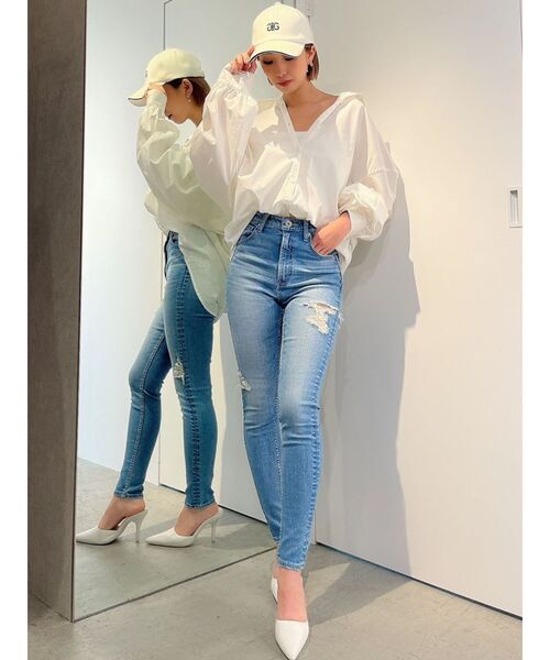 GYDA（ジェイダ）の「H/W LEFT SIDE BROKENスキニーデニムパンツ（デニムパンツ・レディース・インディゴブルー/ライトブルー・X-SMALL/SMALL/MEDIUM）」の5枚目の写真