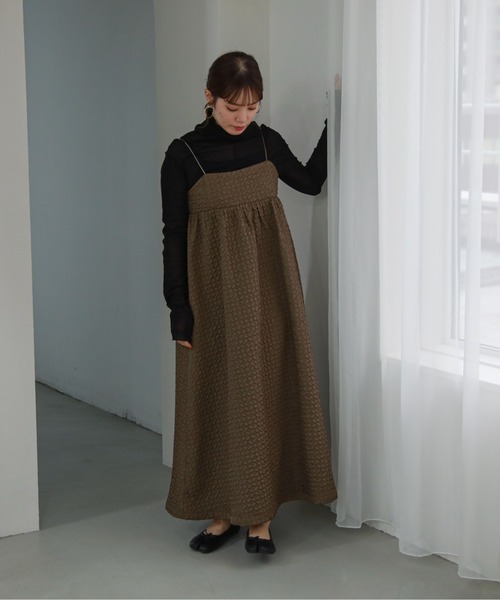 feepur（フェピュール）の「ジャガードキャミワンピース（ワンピース・レディース・ブラック/モカ・MEDIUM）」の6枚目の写真