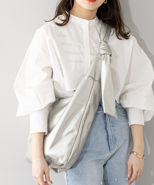 Chico（チコ）の「ポーチ付オーバルショルダーバッグ（ショルダーバッグ・レディース・アイボリー/ブラック/シルバー/ブルー・FREE）」の4枚目の写真