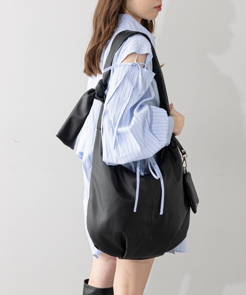 Chico（チコ）の「ポーチ付オーバルショルダーバッグ（ショルダーバッグ・レディース・アイボリー/ブラック/シルバー/ブルー・FREE）」の9枚目の写真