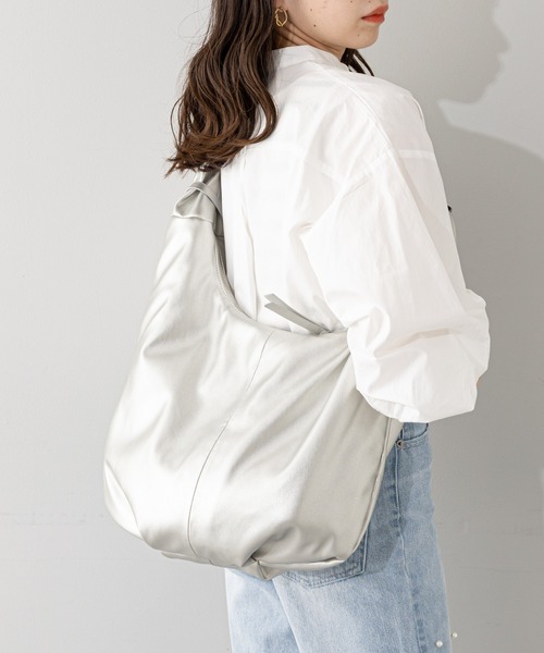 Chico（チコ）の「ポーチ付オーバルショルダーバッグ（ショルダーバッグ・レディース・アイボリー/ブラック/シルバー/ブルー・FREE）」の13枚目の写真