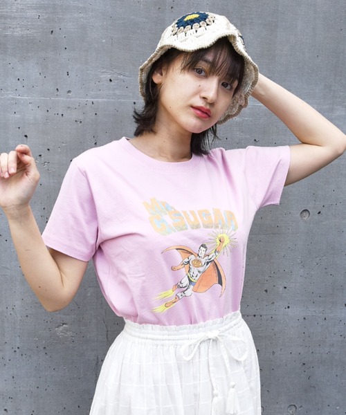 CUBE SUGAR(キューブシュガー)の「OE天竺ヒーロープリントTシャツ(Tシャツ/カットソー・レディース・ホワイト/スミクロ/ピンク・M)」の7枚目の写真