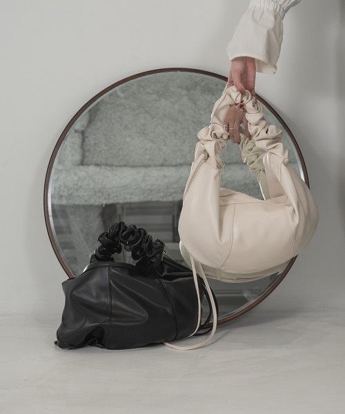 lawgy（ラウジー）の「drawstring 2way bag（ハンドバッグ）」 - WEAR