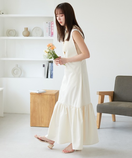 ECRIRE（エクリール）の「フレアジャンパースカート（ジャンパースカート・レディース・ブラック/オフホワイト・M/L）」の2枚目の写真