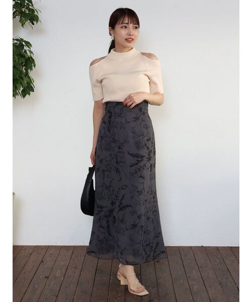 LAGUNAMOON（ラグナムーン）の「オープンショルダーニットプルオーバー（ニット/セーター・レディース・オレンジ/ブルー/アイボリー/ブラック・FREE）」の6枚目の写真