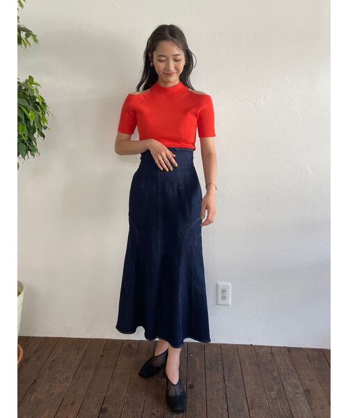 LAGUNAMOON（ラグナムーン）の「オープンショルダーニットプルオーバー（ニット/セーター・レディース・オレンジ/ブルー/アイボリー/ブラック・FREE）」の10枚目の写真