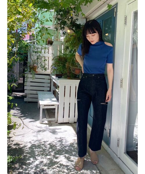 LAGUNAMOON（ラグナムーン）の「オープンショルダーニットプルオーバー（ニット/セーター・レディース・オレンジ/ブルー/アイボリー/ブラック・FREE）」の12枚目の写真