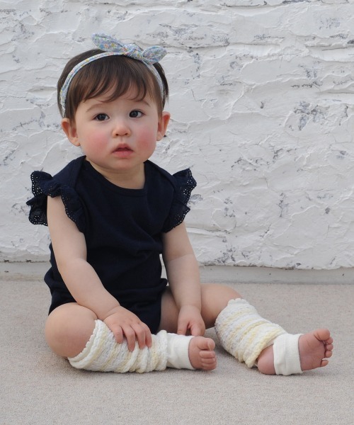 combimini(コンビミニ)の「ソフト鹿の子袖フリルボディTシャツ(Tシャツ/カットソー・キッズ・オフホワイト/ネイビー・80/70)」の4枚目の写真