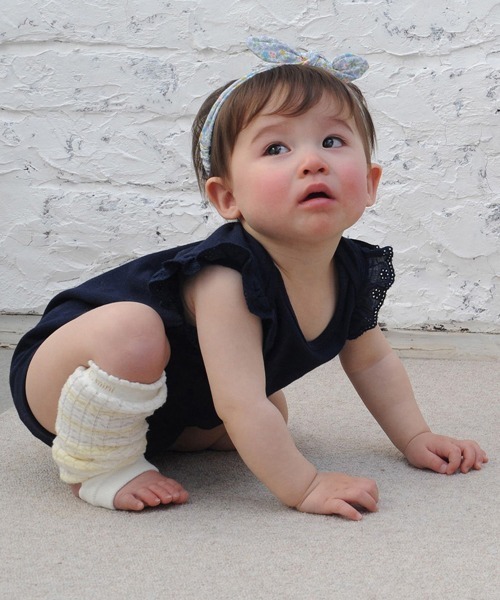 combimini(コンビミニ)の「ソフト鹿の子袖フリルボディTシャツ(Tシャツ/カットソー・キッズ・オフホワイト/ネイビー・80/70)」の5枚目の写真