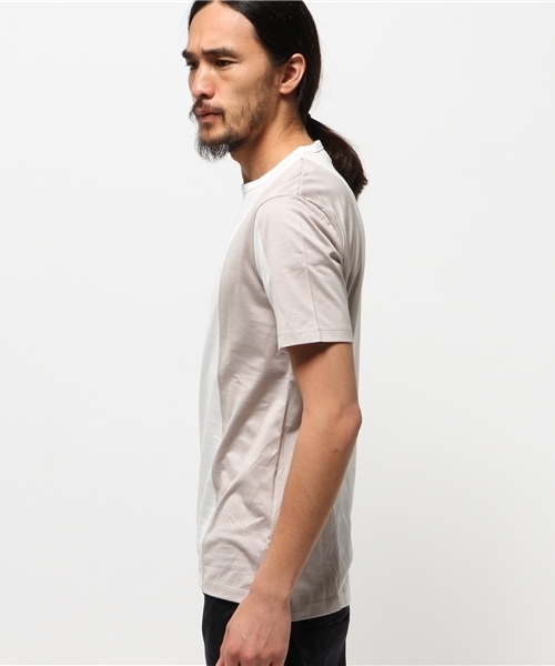 KATHARINE HAMNETT LONDON (キャサリンハムネットロンドン)の「BICOLOR ASYMMETRY CUT / バイカラーアシンメトリーカットTシャツ(Tシャツ/カットソー・メンズ・ホワイト/ネイビー・XL/L/M/S)」の3枚目の写真