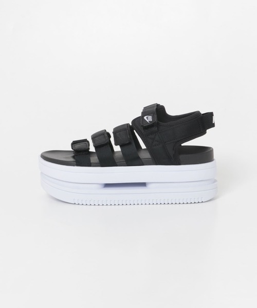 NIKE(ナイキ)の「NIKE アイコンクラシックサンダル(サンダル・レディース・ブラック/ホワイト・23/24)」の16枚目の写真