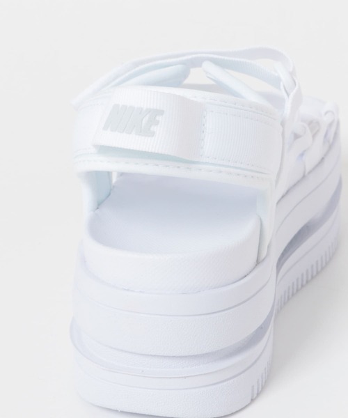 NIKE ナイキ　アイコンクラシックサンダル　ホワイト サンダル 24 匿名発送 NIKE ナイキ アイコンクラシックサンダル ホワイト サンダル 24