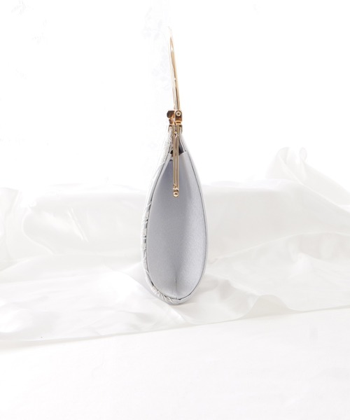 Lace Ladies（レースレディース）の「フラワー刺繍メタリックハンドバッグ（クラッチバッグ・レディース・ブラック/シルバー/アイボリー・FREE）」の6枚目の写真