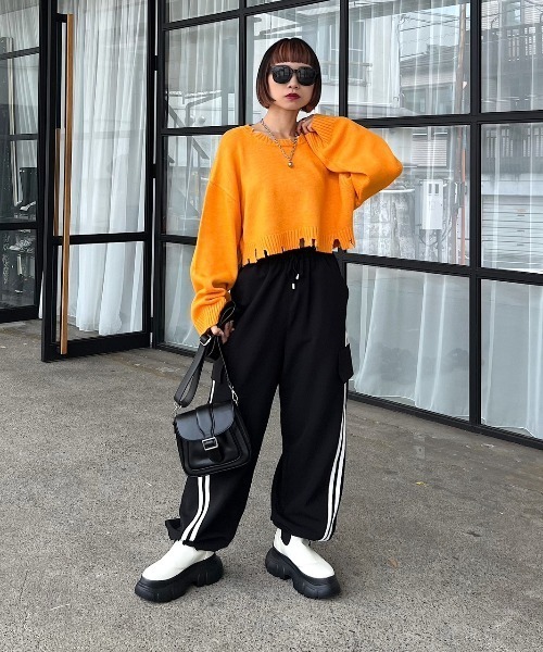 PAGEBOY（ページボーイ）の「ラインミリタリーパンツ（その他パンツ・レディース・グレイッシュベージュ/ブラック/チャコールグレー/グレー系その他4・FREE）」の17枚目の写真