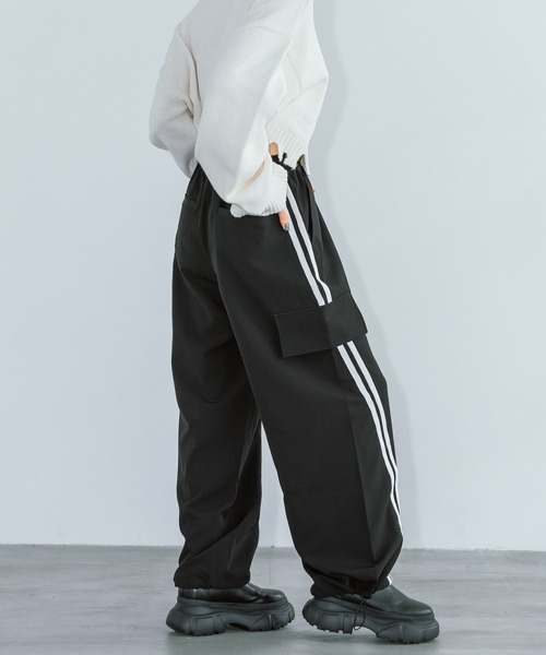 PAGEBOY（ページボーイ）の「ラインミリタリーパンツ（その他パンツ・レディース・グレイッシュベージュ/ブラック/チャコールグレー/グレー系その他4・FREE）」の21枚目の写真