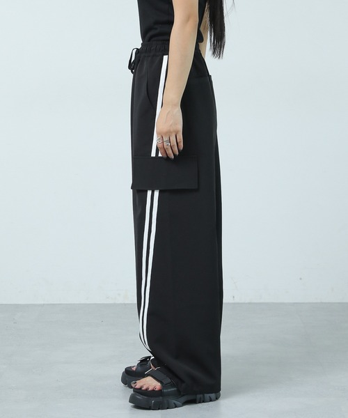 PAGEBOY（ページボーイ）の「ラインミリタリーパンツ（その他パンツ・レディース・グレイッシュベージュ/ブラック/チャコールグレー/グレー系その他4・FREE）」の8枚目の写真