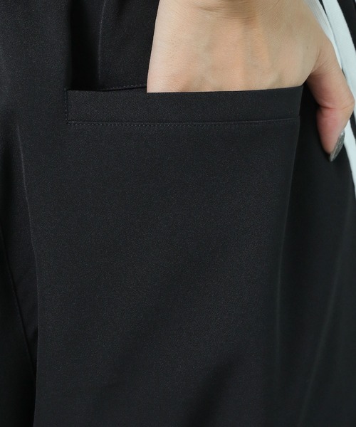 PAGEBOY（ページボーイ）の「ラインミリタリーパンツ（その他パンツ・レディース・グレイッシュベージュ/ブラック/チャコールグレー/グレー系その他4・FREE）」の11枚目の写真