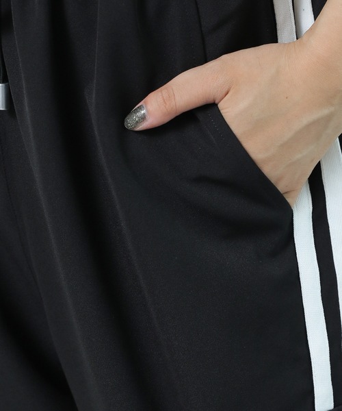 PAGEBOY（ページボーイ）の「ラインミリタリーパンツ（その他パンツ・レディース・グレイッシュベージュ/ブラック/チャコールグレー/グレー系その他4・FREE）」の22枚目の写真