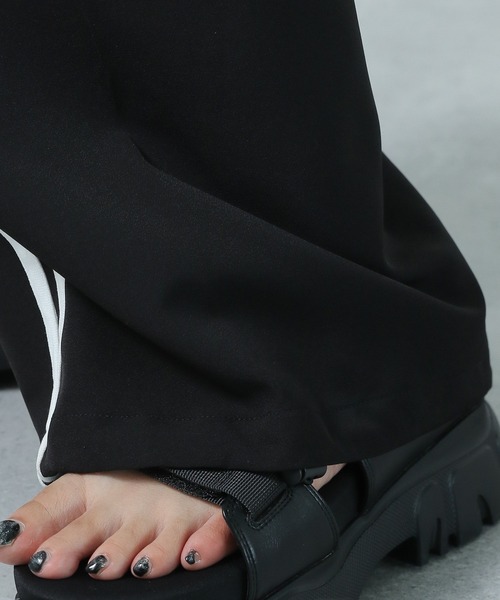 PAGEBOY（ページボーイ）の「ラインミリタリーパンツ（その他パンツ・レディース・グレイッシュベージュ/ブラック/チャコールグレー/グレー系その他4・FREE）」の16枚目の写真