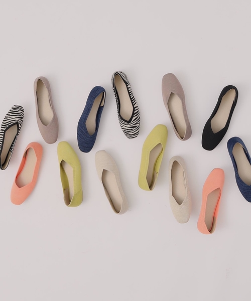 SHOO・LA・RUE（シューラルー）の「◆【高レビュー】洗えてサラサラ スクエアニットパンプス（パンプス・レディース・ブラウン系/レッド系1/ブルー/サンドベージュ/ブラック/キャメル/マスタード/ベージュ系その他6/ベージュ系その他2/ピンク系7/ブラック系2/イエロー系2/ブルー系その他4・25/45/35）」の14枚目の写真