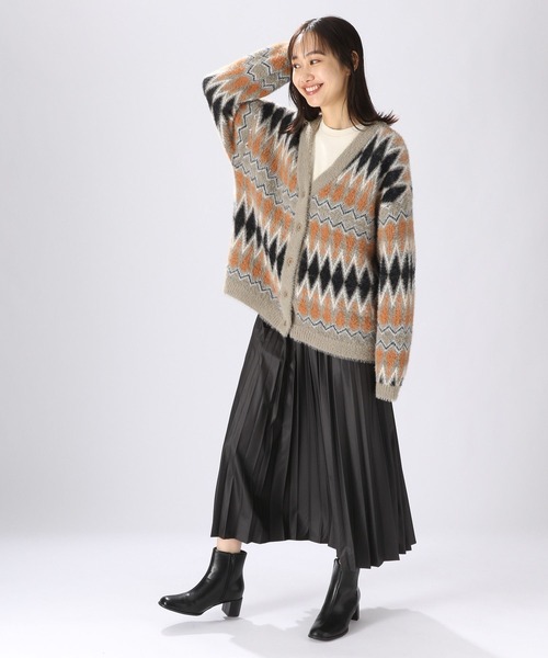 niko and...(ニコアンド)の「レザーライクロングプリーツスカート(スカート・レディース・ブラック/アイボリー/イエロー×ブラック・MEDIUM/LARGE)」の4枚目の写真