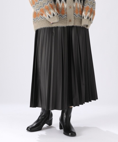niko and...(ニコアンド)の「レザーライクロングプリーツスカート(スカート・レディース・ブラック/アイボリー/イエロー×ブラック・MEDIUM/LARGE)」の19枚目の写真