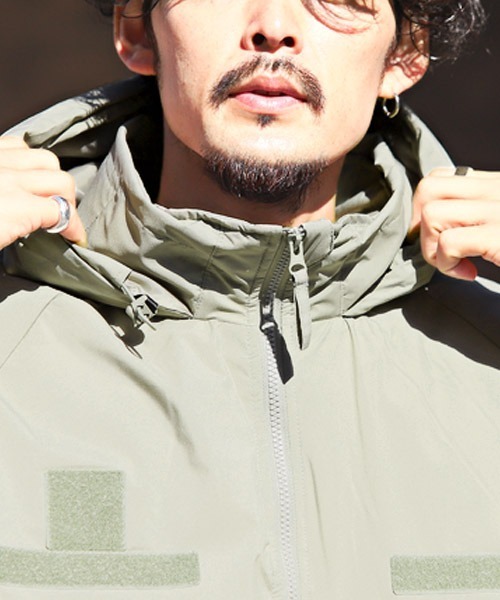 LUXSTYLE(ラグスタイル)の「中綿スタンドミリタリーブルゾン(ブルゾン・メンズ・ライトカーキ/ブラック・M/L)」の10枚目の写真