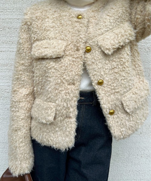 Olu.(オルドット)の「ポケットデザインボアアウター(ノーカラーコート・レディース・ベージュ/ブラック・FREE)」の4枚目の写真