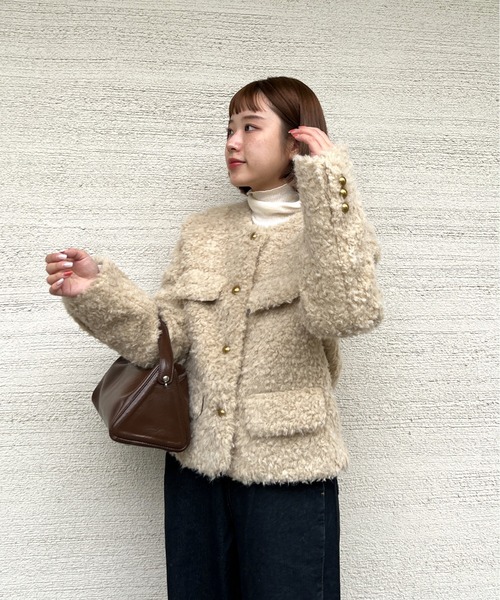 Olu.(オルドット)の「ポケットデザインボアアウター(ノーカラーコート・レディース・ベージュ/ブラック・FREE)」の7枚目の写真