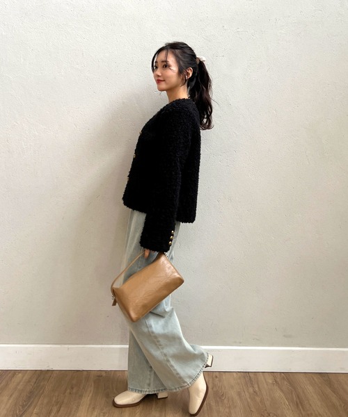 Olu.(オルドット)の「ポケットデザインボアアウター(ノーカラーコート・レディース・ベージュ/ブラック・FREE)」の15枚目の写真