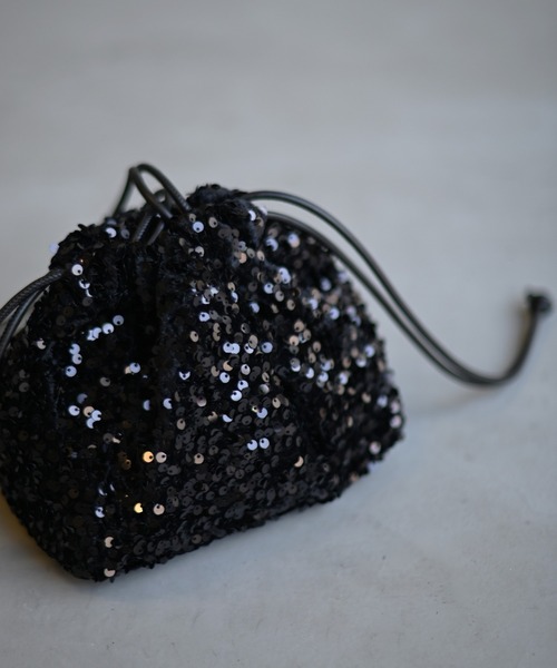 Marient（マリエント）の「2WAYスパンコール巾着BAG（ショルダーバッグ・レディース・シルバー/ブラック/マルチ・FREE）」の4枚目の写真