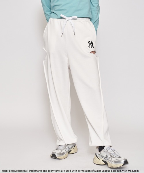 BACK TO THE FIELD(バック トゥー ザ フィールド)の「【MLB】サイドカッティングスウェットパンツ(スウェットパンツ・レディース・グレー/ブラック/ブラウン/ホワイト・FREE)」の21枚目の写真