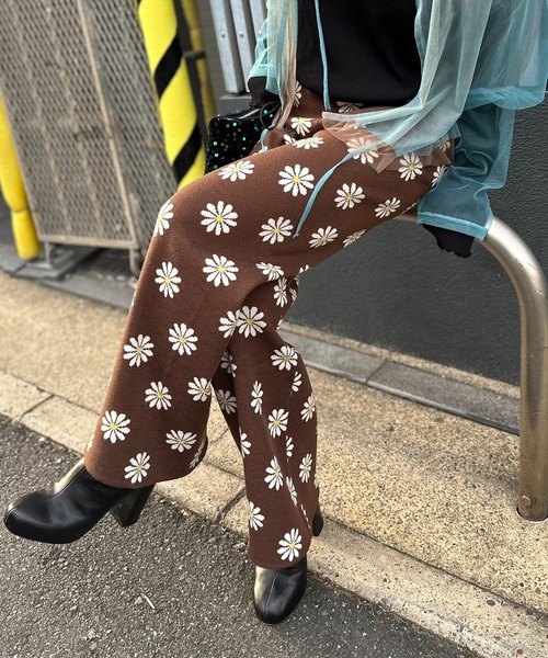 mi via loca（ミヴィアロカ）の「スウェットライク デイジー柄