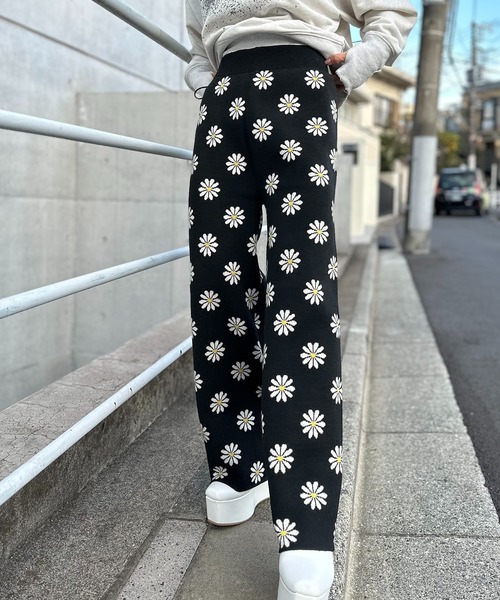 mi via loca（ミヴィアロカ）の「スウェットライク デイジー柄