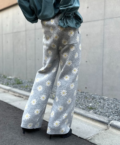 mi via loca（ミヴィアロカ）の「スウェットライク デイジー柄ジャガードニットパンツ（その他パンツ・レディース・グレー/ブラック/ブラウン/ベージュ・FREE）」の21枚目の写真
