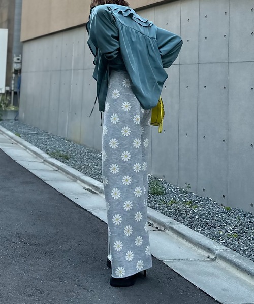 mi via loca（ミヴィアロカ）の「スウェットライク デイジー柄ジャガードニットパンツ（その他パンツ・レディース・グレー/ブラック/ブラウン/ベージュ・FREE）」の14枚目の写真