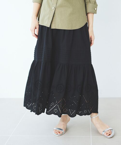 le.coeur blanc（ルクールブラン）の「カットワークレーススカート（スカート・レディース・オフホワイト/ブラック・38）」の2枚目の写真