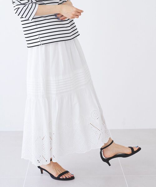 le.coeur blanc（ルクールブラン）の「カットワークレーススカート（スカート・レディース・オフホワイト/ブラック・38）」の5枚目の写真