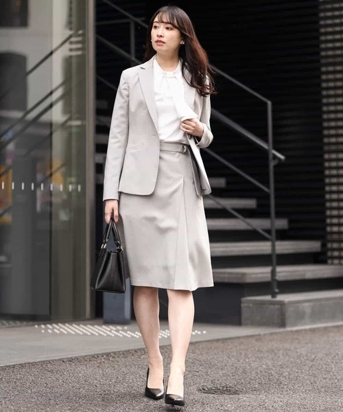 OFUON le MK（オフオンルエムケー）の「ナチュラルストレッチ ドライタッチラップ風デザインスカート/洗える（スカート・レディース・ライトグレー/ブラック・40/38/36）」の18枚目の写真