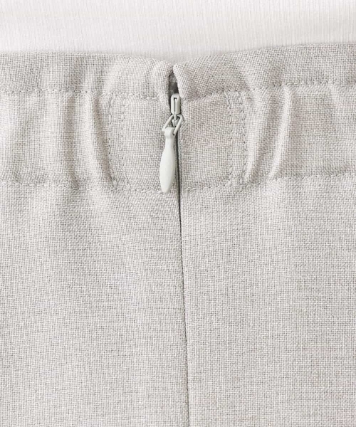 OFUON le MK（オフオンルエムケー）の「ナチュラルストレッチ ドライタッチラップ風デザインスカート/洗える（スカート・レディース・ライトグレー/ブラック・40/38/36）」の9枚目の写真