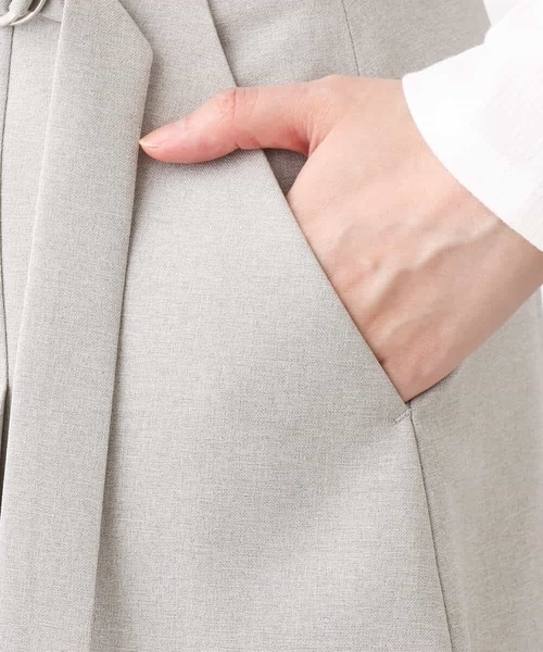 OFUON le MK（オフオンルエムケー）の「ナチュラルストレッチ ドライタッチラップ風デザインスカート/洗える（スカート・レディース・ライトグレー/ブラック・40/38/36）」の8枚目の写真