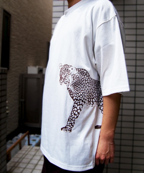 CORISCO(コリスコ)の「アニマルサイドプリントTシャツ(M1)(Tシャツ/カットソー・メンズ・ブルー/オレンジ/ブラック/ダークグリーン/ホワイト/ネイビー/ホワイト系その他2/ホワイト系その他3/ブラック系その他2/ブラック系その他3・MEDIUM/LARGE/X-LARGE)」の3枚目の写真