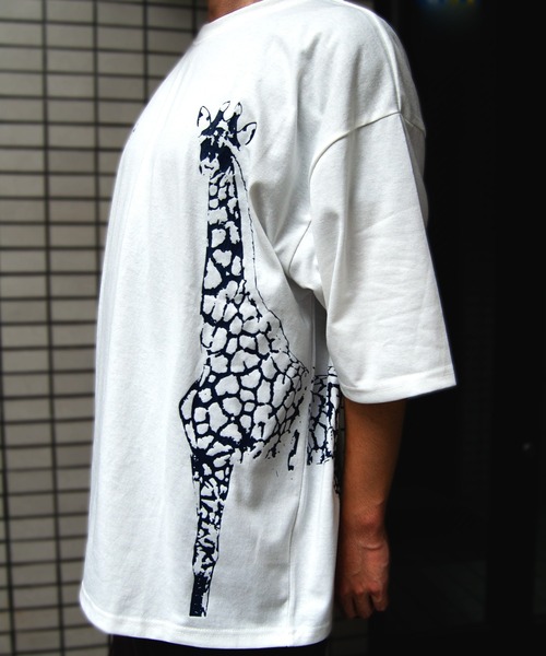 CORISCO(コリスコ)の「アニマルサイドプリントTシャツ(M1)(Tシャツ/カットソー・メンズ・ブルー/オレンジ/ブラック/ダークグリーン/ホワイト/ネイビー/ホワイト系その他2/ホワイト系その他3/ブラック系その他2/ブラック系その他3・MEDIUM/LARGE/X-LARGE)」の4枚目の写真