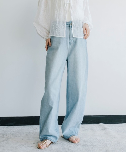 refinedworks(リファインドワークス)の「【refinedworks】 旬のレッグラインを描くカーブデニムパンツ(デニムパンツ・レディース・ブルー/ネイビー・FREE)」の1枚目の写真