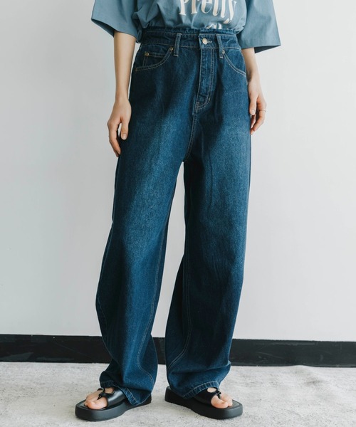 refinedworks(リファインドワークス)の「【refinedworks】 旬のレッグラインを描くカーブデニムパンツ(デニムパンツ・レディース・ブルー/ネイビー・FREE)」の12枚目の写真