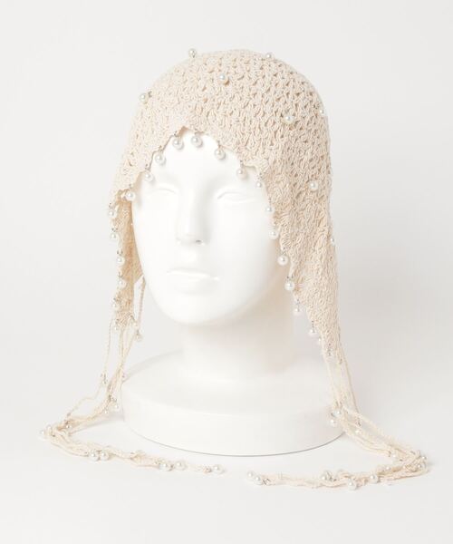 HIKA(ヒカ)の「【HIKA】パール付きタッセルCAP(ニットキャップ/ビーニー・レディース・ブラック/カーキ/ベージュ/レッド・FREE)」の6枚目の写真