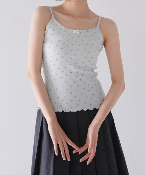 Uenui(ウニュイ)の「【ZOZO限定】フラワー キャミソール リボン 小花柄(キャミソール・レディース・ピンク/ホワイト/クリーム/ブルー・FREE)」の4枚目の写真